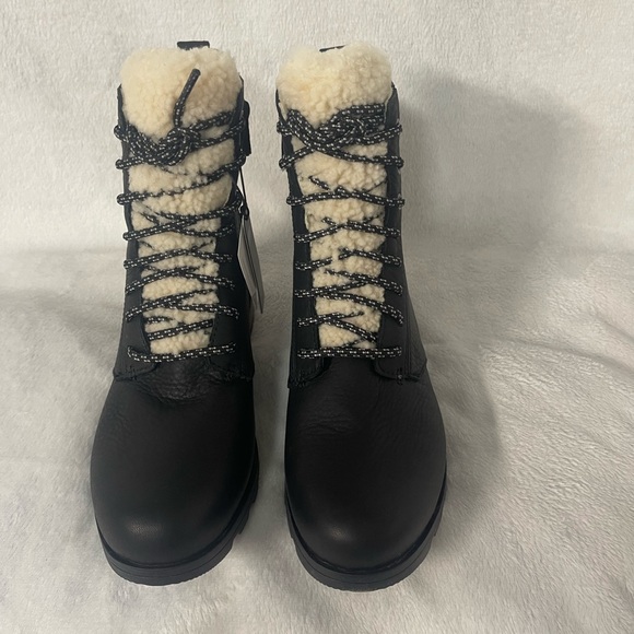 Sorel Emelie Geniune Shearling Short Lace up boots - Picture 4 of 12